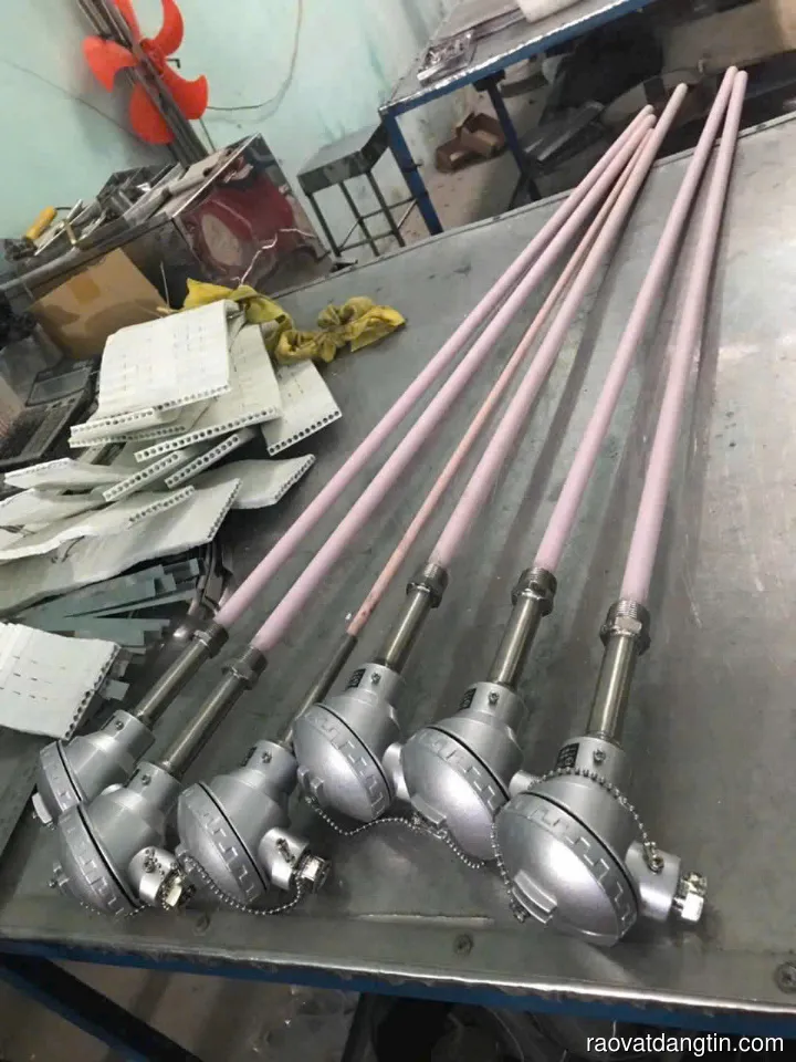 Cung cấp  Can nhiệt PT 100 / Can nhiệt B / Can nhiệt K / Can nhiệt E