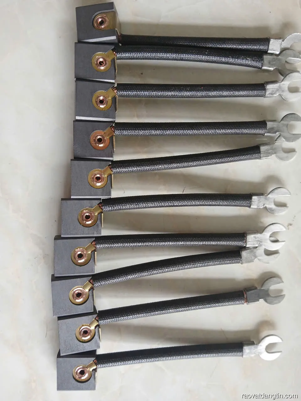 Cách lựa chọn chổi than công nghiệp phù hợp nhất cho động cơ của bạn